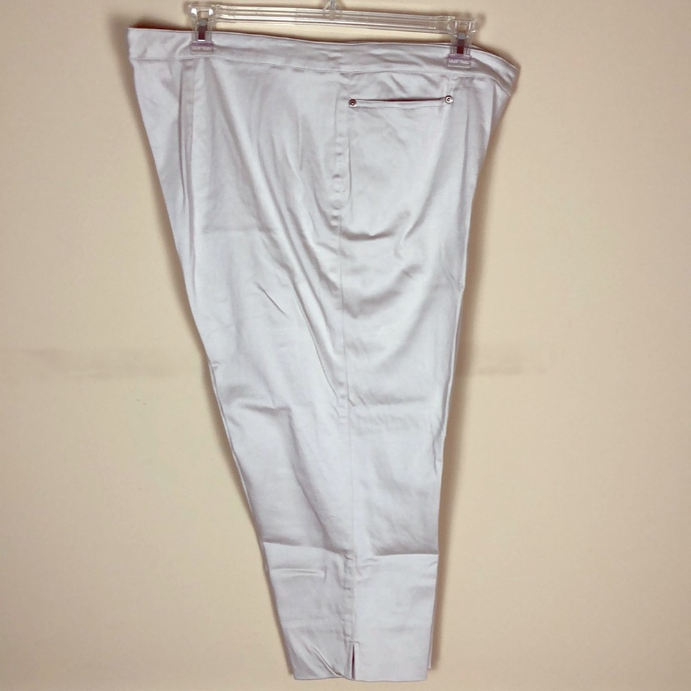 VENEZIA Khaki Capri Size 22W